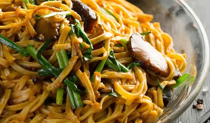 N03_Mushroom and Vegetable Fried Noodles   乾燒伊面